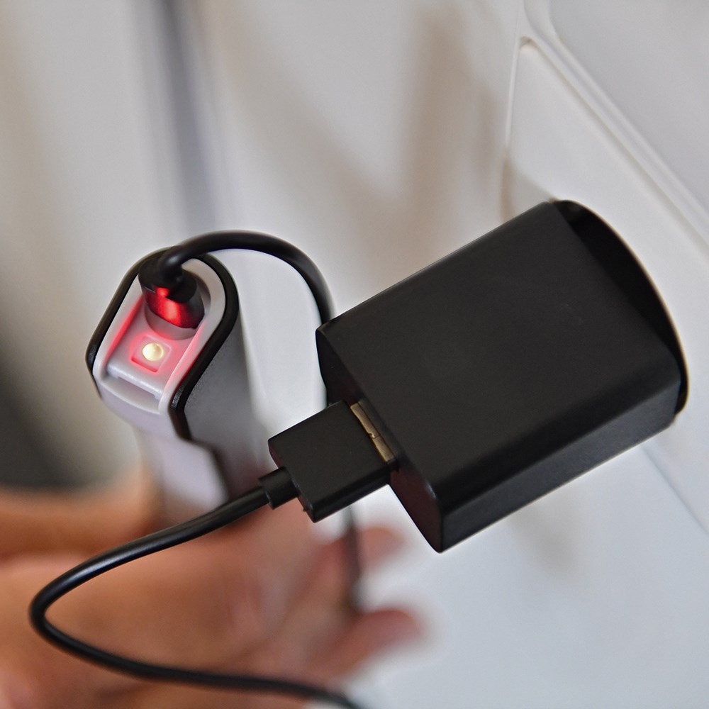 Aufladbare LED Leuchte "Check Light Charge 130 L"
